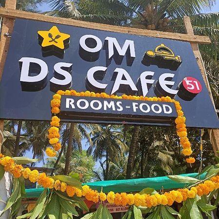 Om D S Cafe 51 & Beach Stay Gokarna  Bagian luar foto