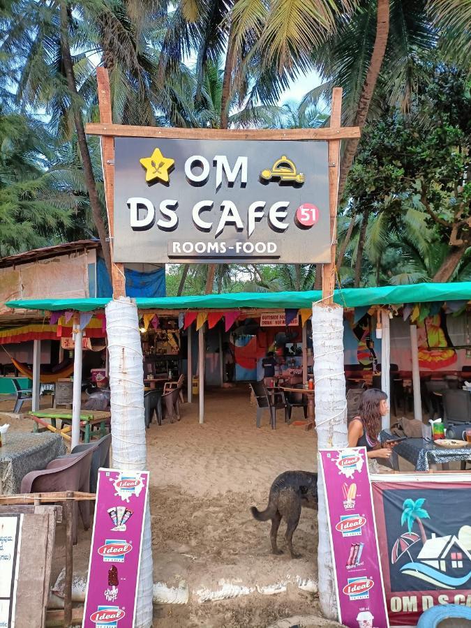 Om D S Cafe 51 & Beach Stay Gokarna  Bagian luar foto