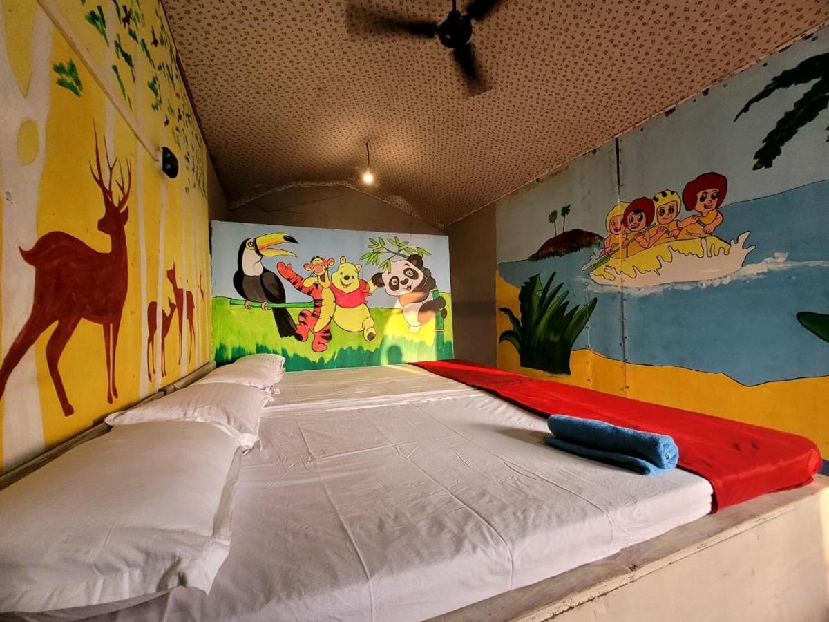 Om D S Cafe 51 & Beach Stay Gokarna  Bagian luar foto