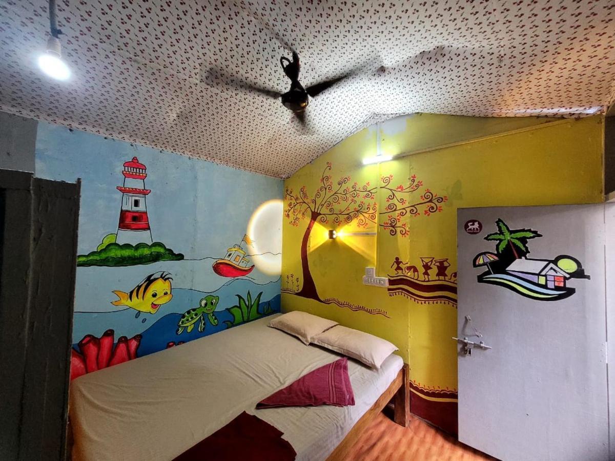 Om D S Cafe 51 & Beach Stay Gokarna  Bagian luar foto